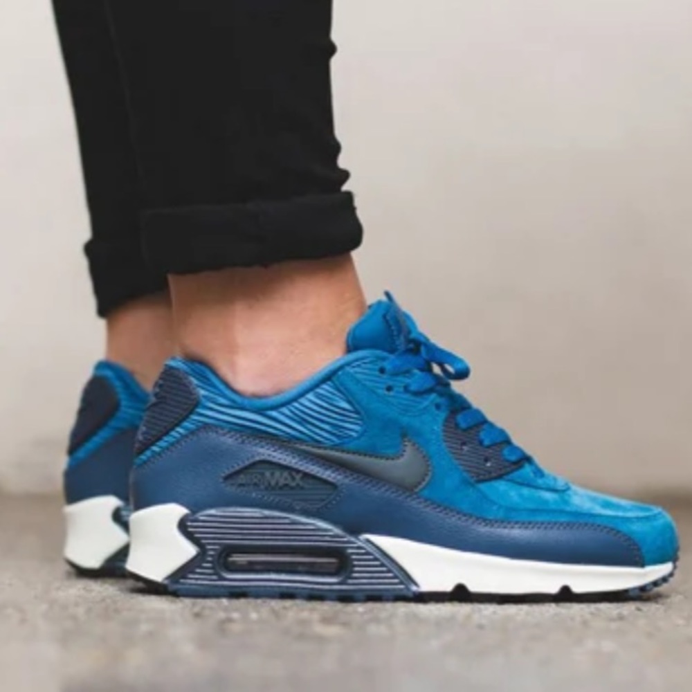 Nike Air Max 90 “Blue Brigade” size 7 💙